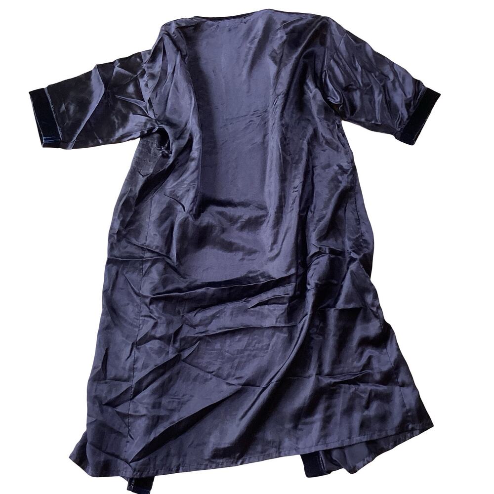 Labeaux Satin Robe - Picture 7 of 7